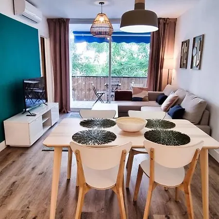 Exclusive Two Bedroom In Centre Apartament *