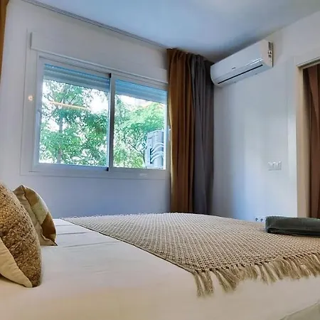 Exclusive Two Bedroom In Centre Apartament *